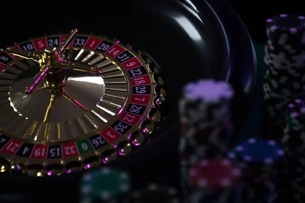 minitoro mobile app interface showing Liga 1 markets and live roulette